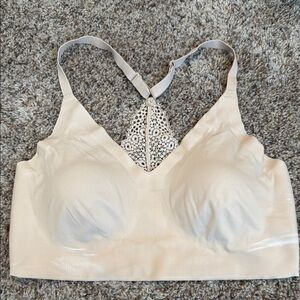 Maidenform Cream Lace Detail Bra